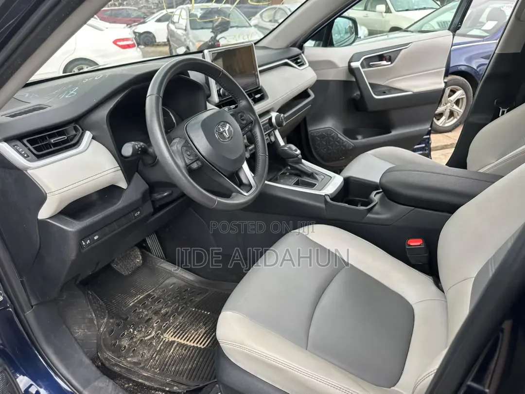 Toyota RAV4 2025 Blue