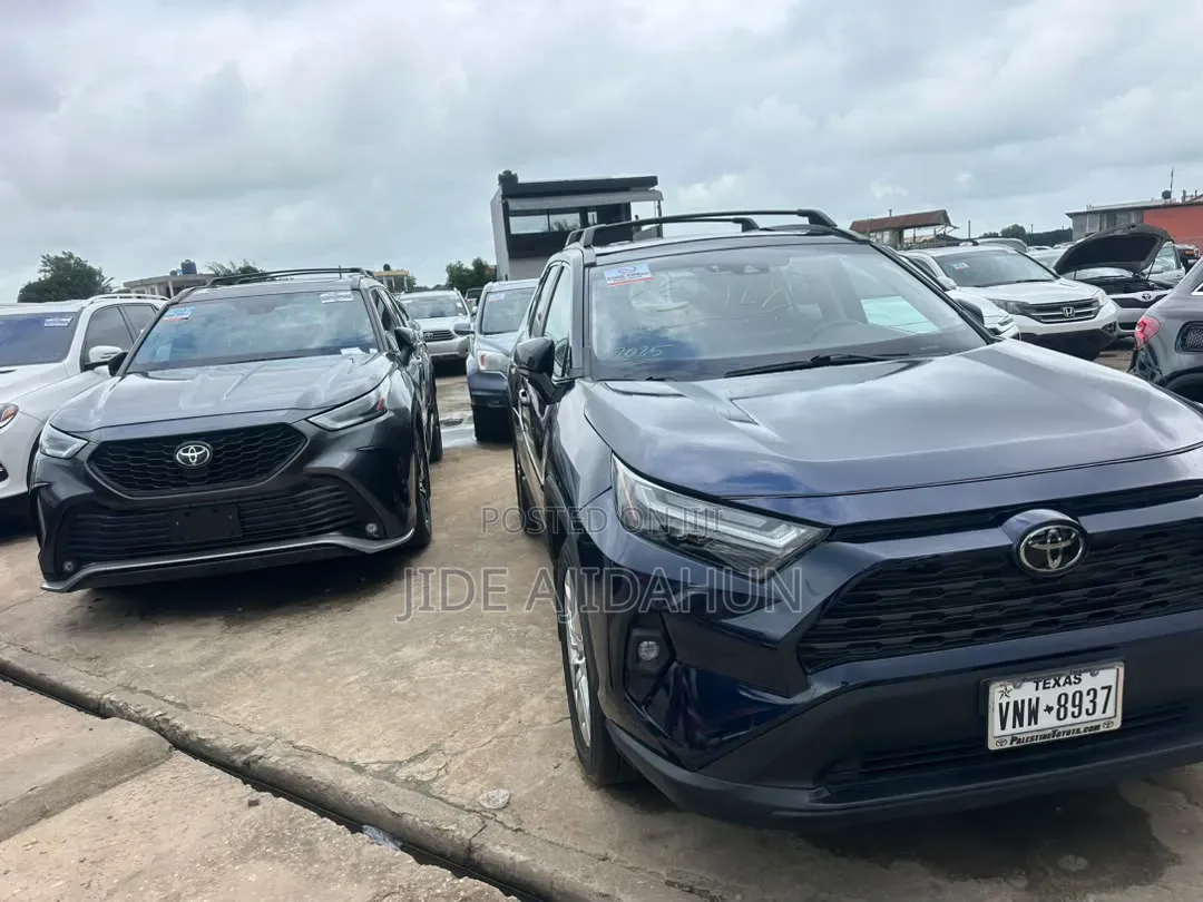 Toyota RAV4 2025 Blue