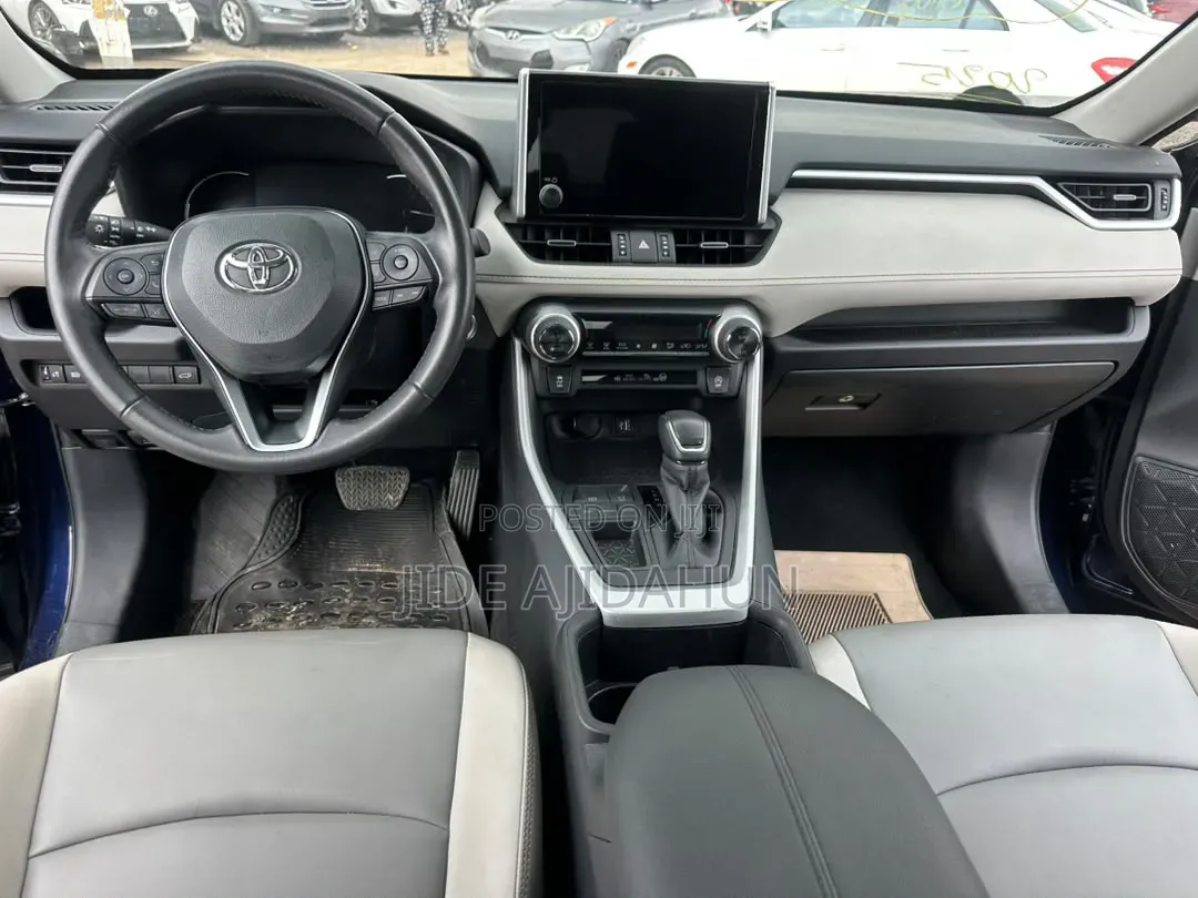 Toyota RAV4 2025 Blue