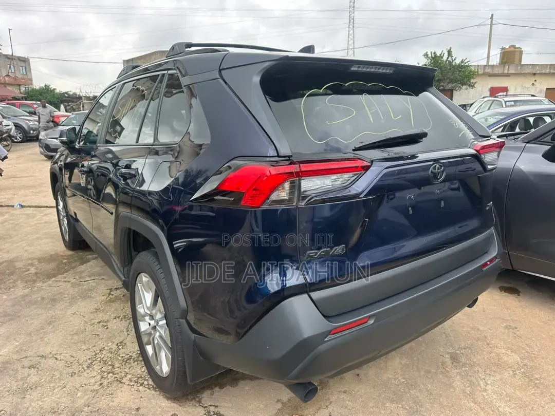 Toyota RAV4 2025 Blue
