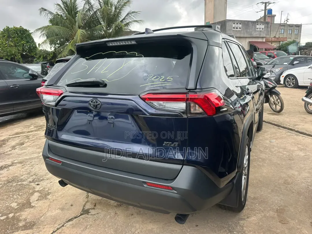 Toyota RAV4 2025 Blue