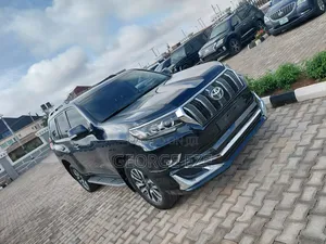 Toyota Land Cruiser Prado 2023 Black