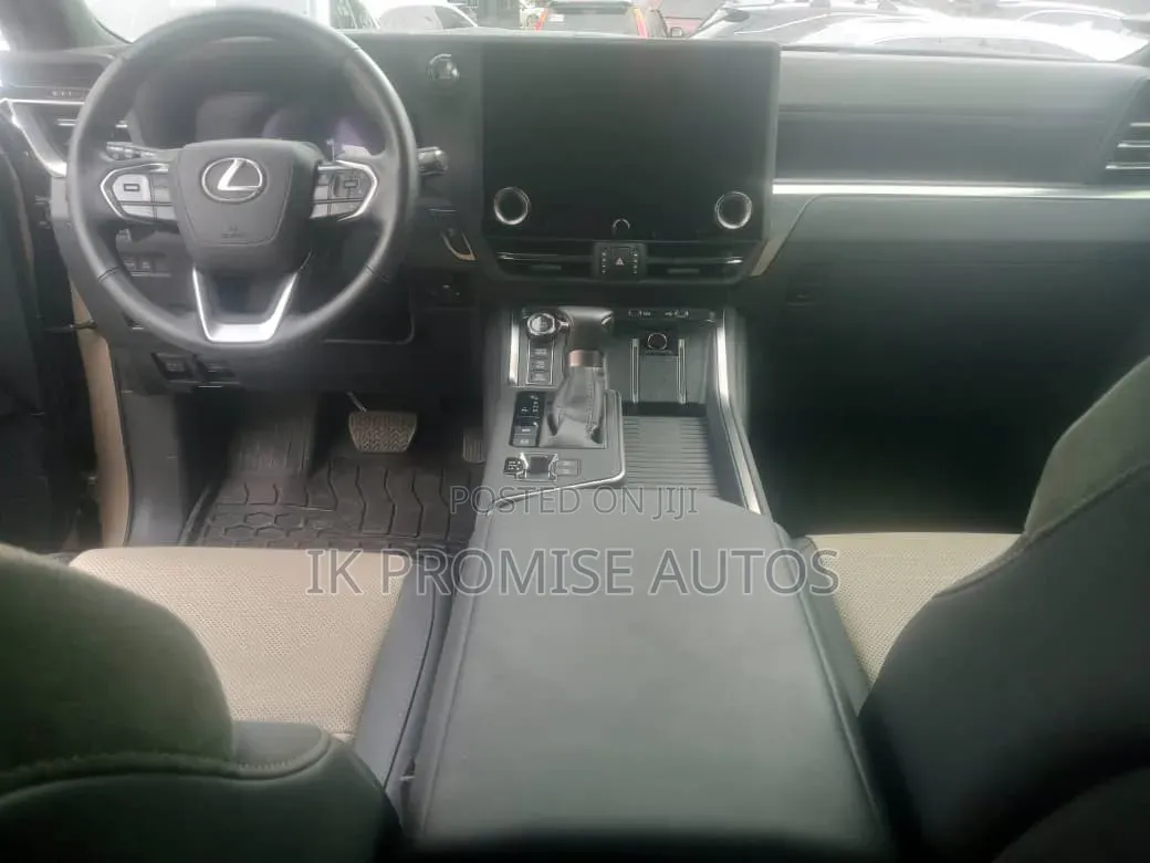 Lexus GX 2025 Gold
