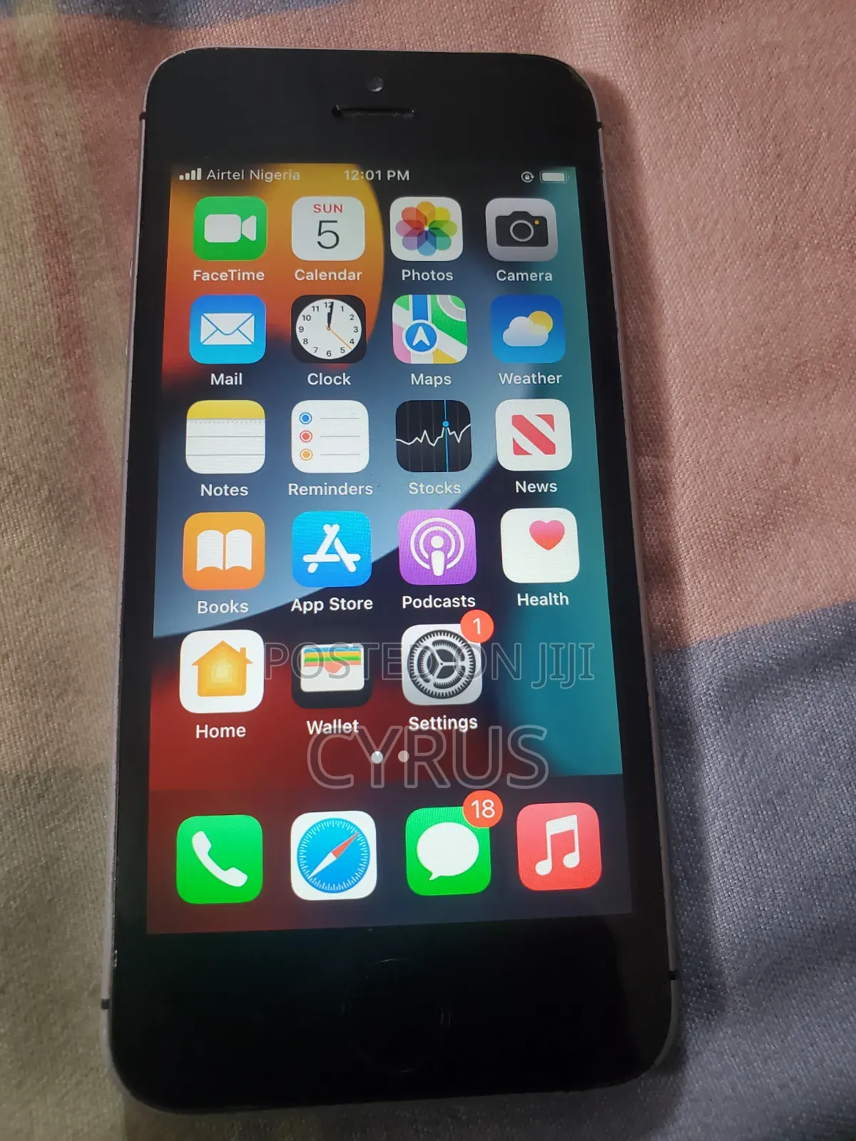 Apple iPhone SE 32 GB Gray