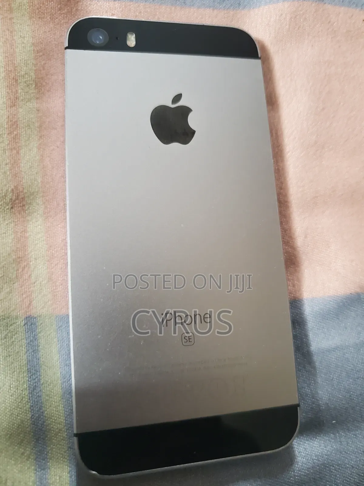 Apple iPhone SE 32 GB Gray