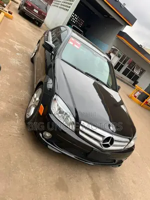 Mercedes-Benz C250 2011 Black