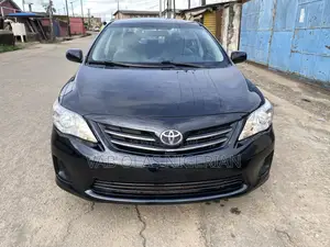 Toyota Corolla LE 4dr Sedan (1.8L 4cyl 4A) 2013 Black