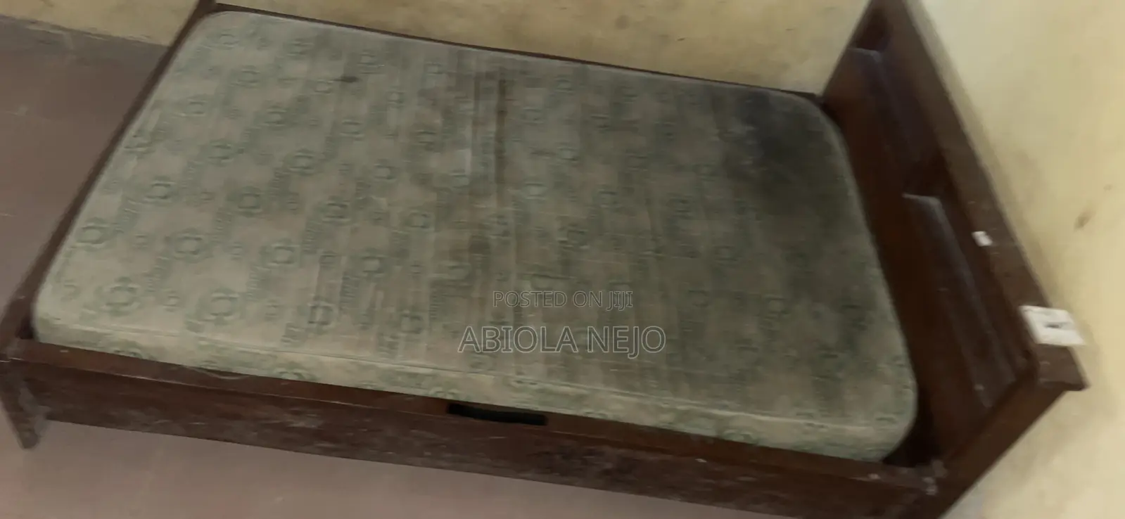 Foam Bed In Good Condition