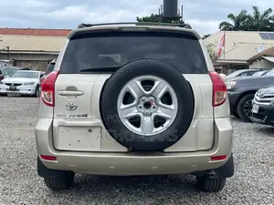 Toyota RAV4 2008 Gold