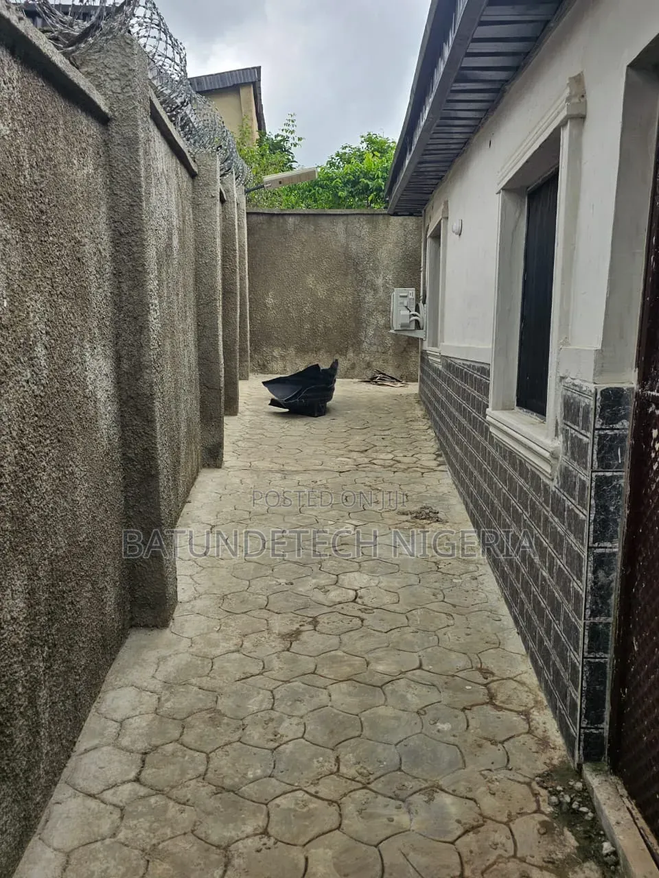 Functioning Hostel 10 Mini Flats