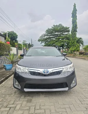 Toyota Camry Hybrid XLE 2012 Gray