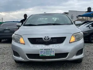 Toyota Corolla 2010 Silver