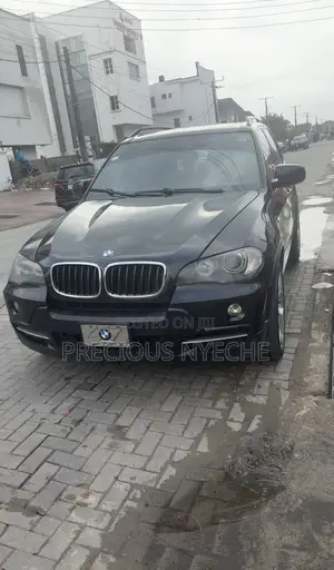 BMW X5 xDrive48i AWD (4.8L 8cyl 6A) 2010 Black