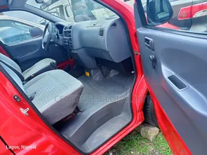 Toyota HiAce 2004 Red