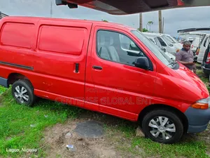 Toyota HiAce 2004 Red