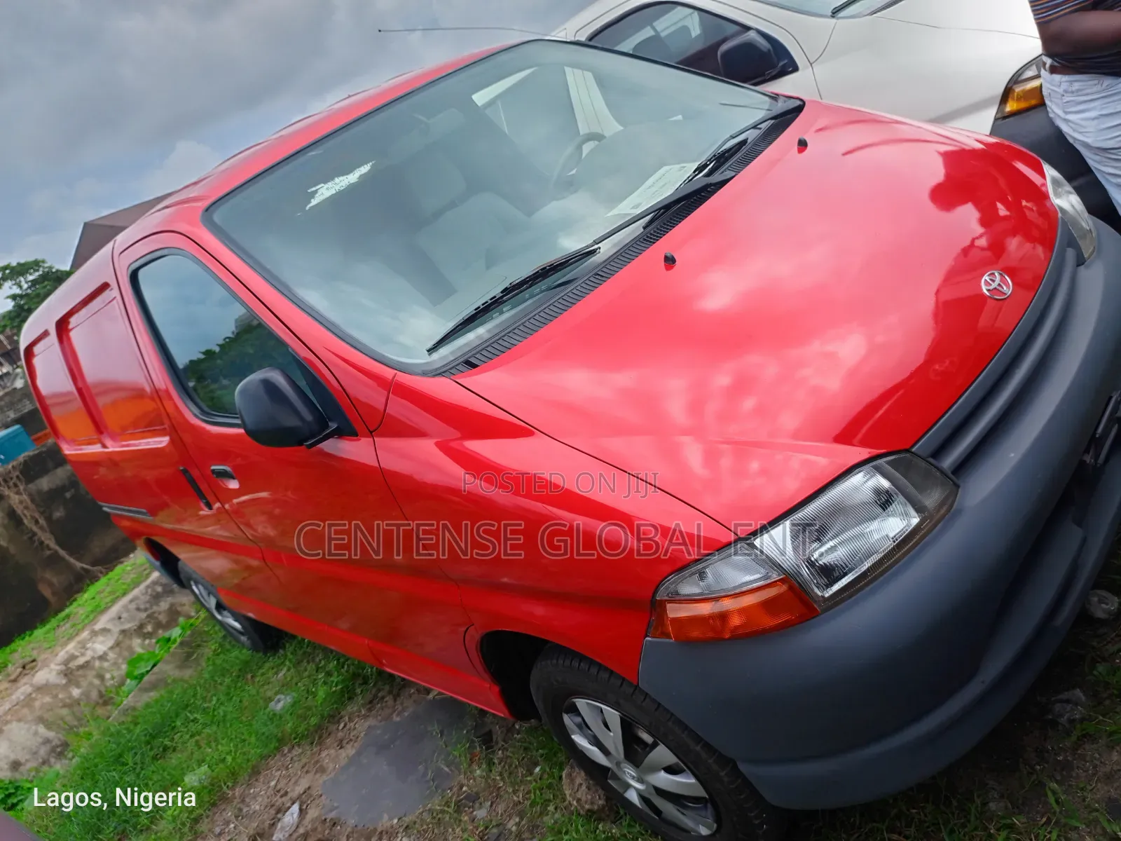 Toyota HiAce 2004 Red