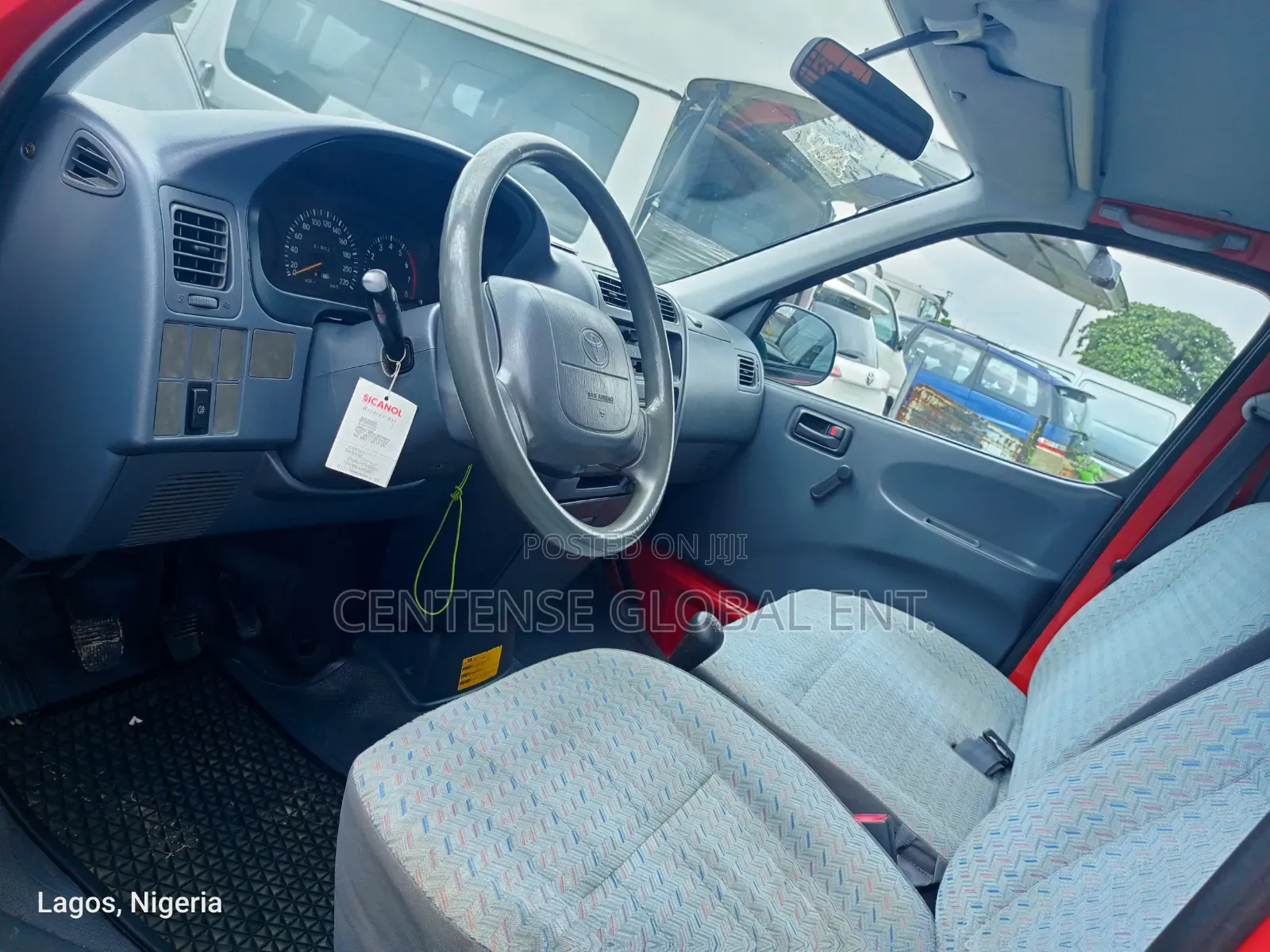 Toyota HiAce 2004 Red