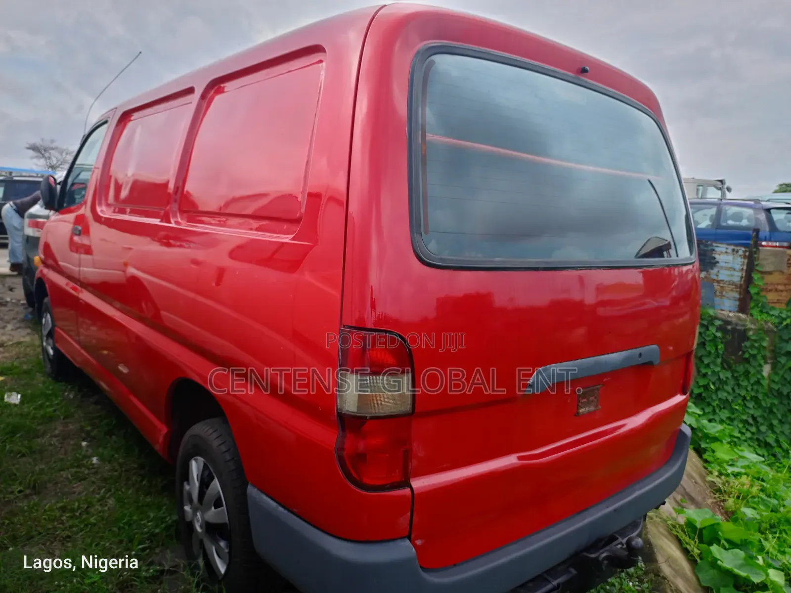 Toyota HiAce 2004 Red