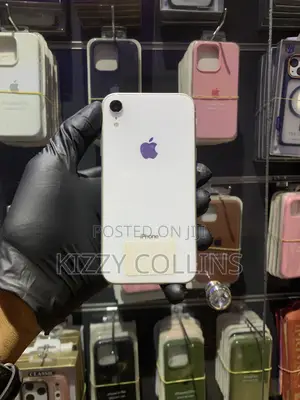 Apple iPhone XR 64 GB White