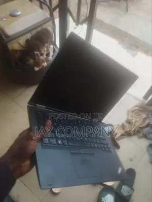 Laptop Lenovo ThinkPad X1 Carbon 12GB Intel Xeon HDD+SSD 250GB