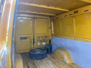 Volkswagen LT 2006 Yellow