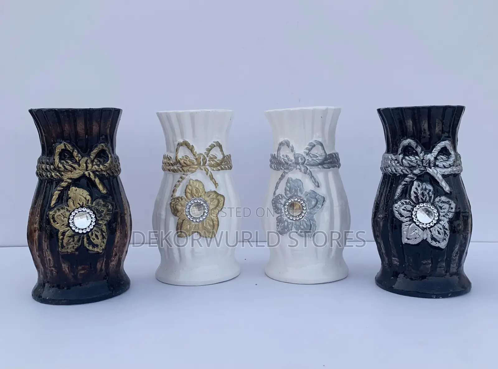 Round Table Vase