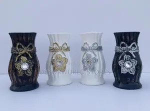 Round Table Vase
