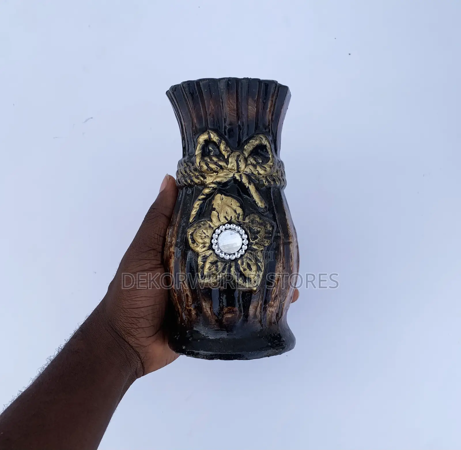 Round Table Vase