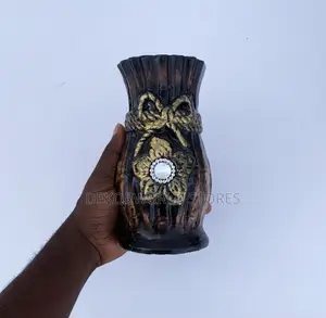 Round Table Vase