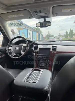 Cadillac Escalade ESV 2013 White