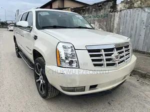 Cadillac Escalade ESV 2013 White