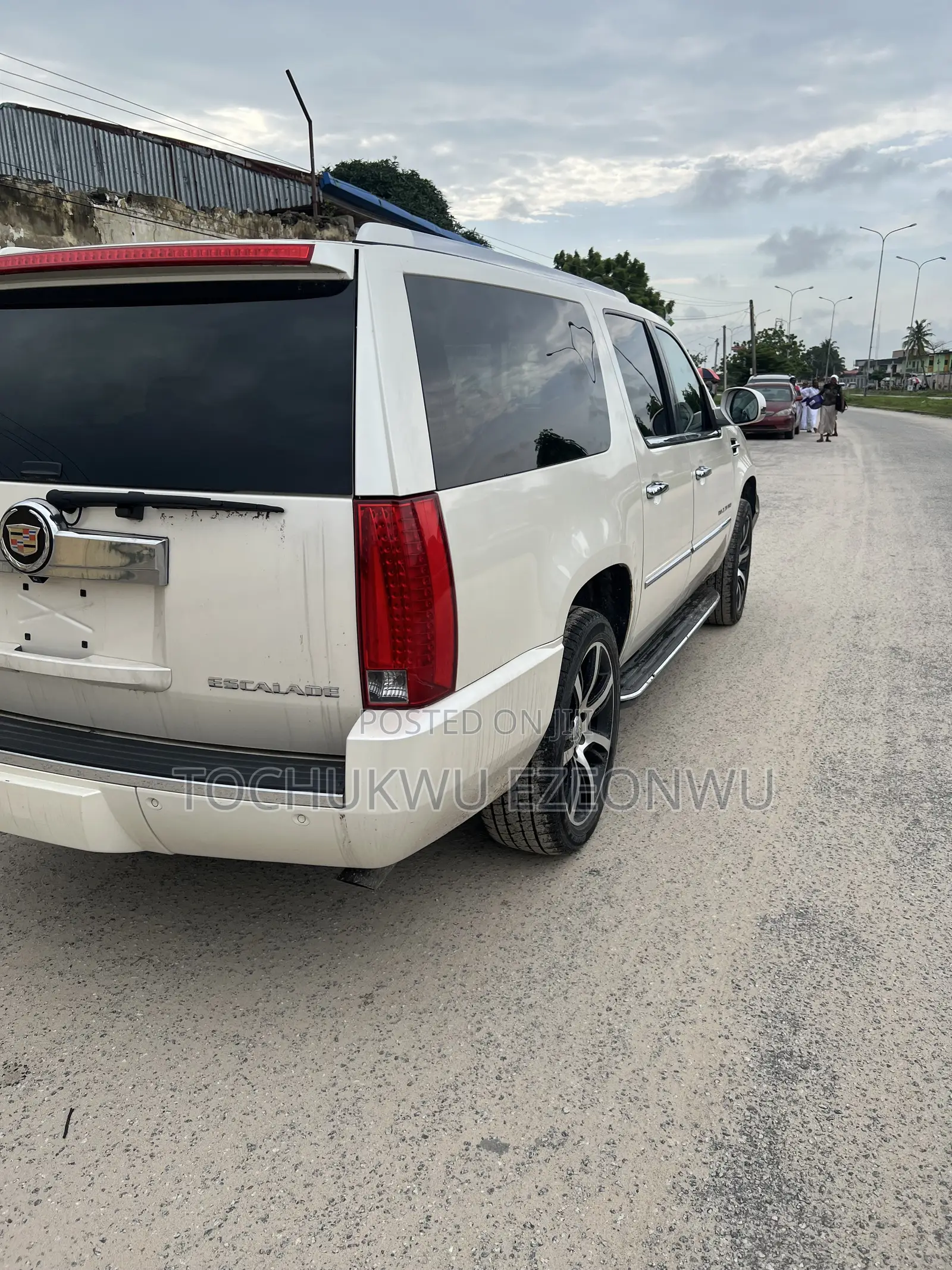 Cadillac Escalade ESV 2012 White