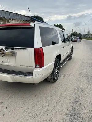 Cadillac Escalade ESV 2012 White