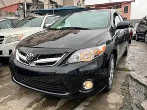 Toyota Corolla LE 4dr Sedan (1.8L 4cyl 4A) 2013 Black