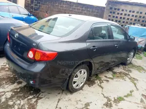 Toyota Corolla 2009 Silver