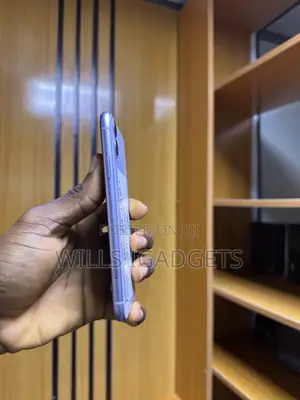 New Apple iPhone 11 64 GB Blue