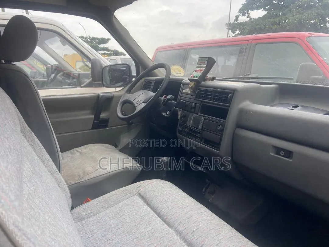 Volkswagen Transporter 2006 White