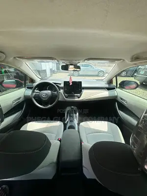 Toyota Corolla LE 2021 Red