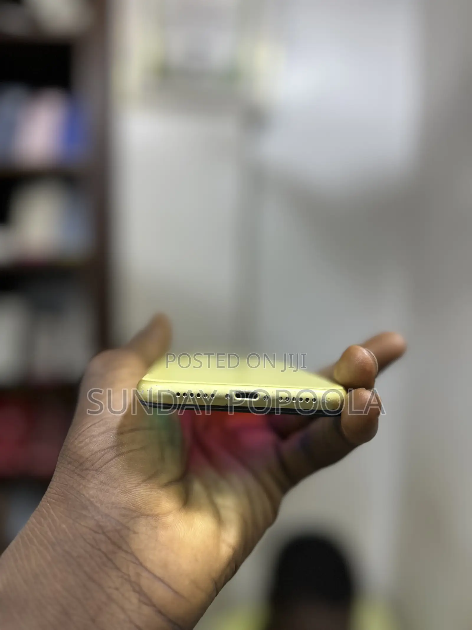 Apple iPhone 11 64 GB Yellow