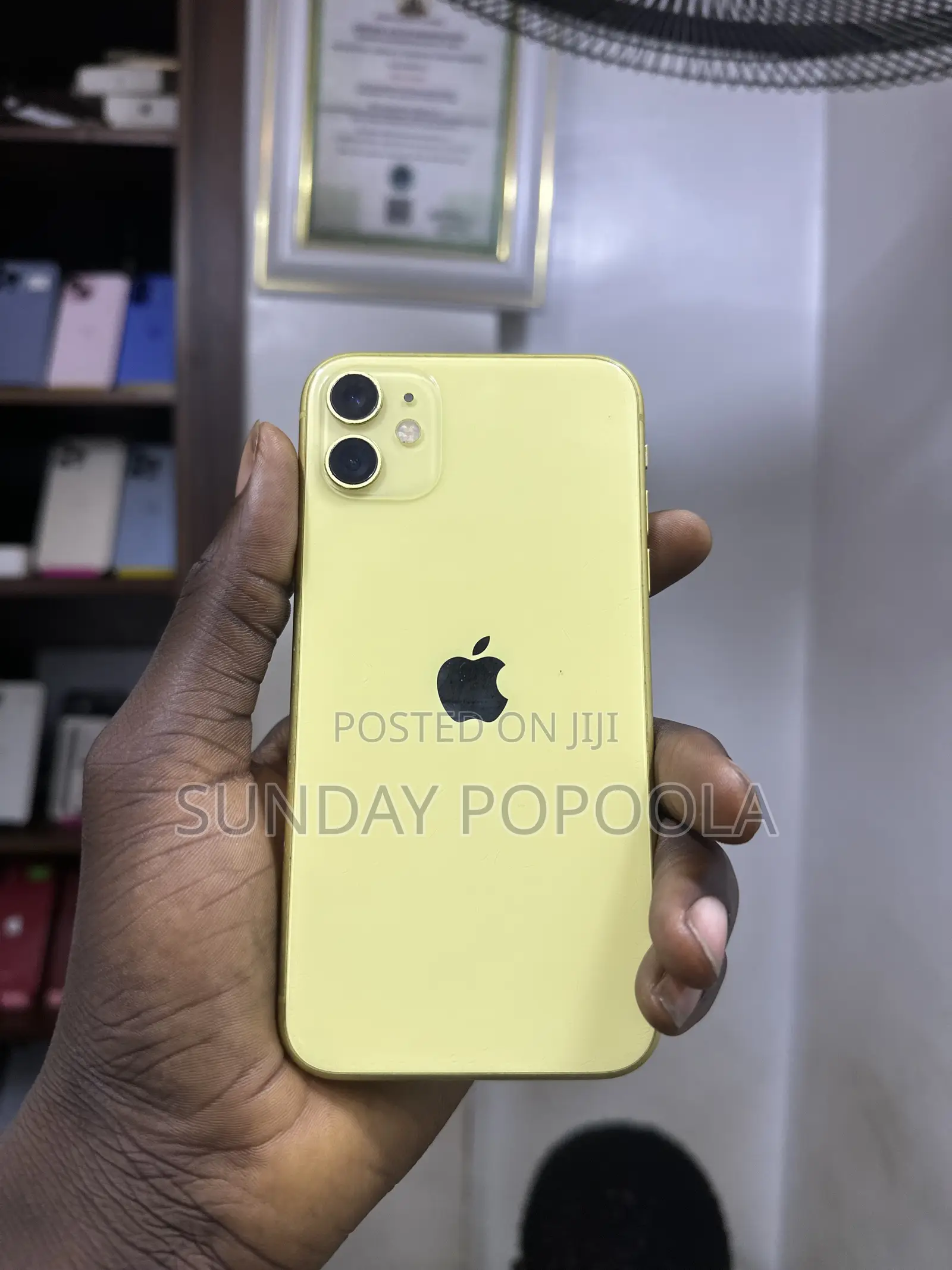 Apple iPhone 11 64 GB Yellow