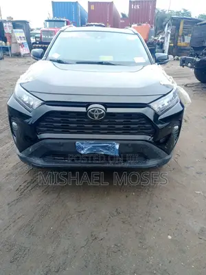 Toyota RAV4 XLE 2022 Black