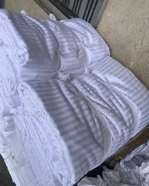White Strip King Duvet Bedsheets and 4 Pillowcase