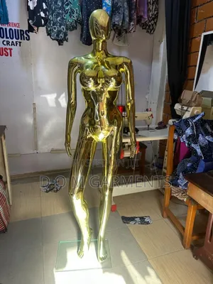 Big Bust Golden Mannequin