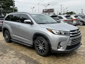 Toyota Highlander SE 4x2 V6 (3.5L 6cyl 8A) 2017 Silver