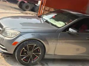 Mercedes-Benz C300 2010