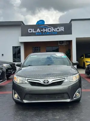 Toyota Camry XLE 4dr Sedan (2.5L 4cyl 6A) 2012 Green