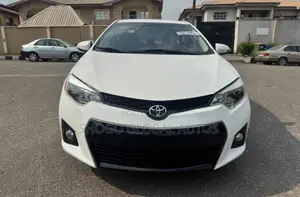 Toyota Corolla S 4dr Sedan (1.8L 4cyl CVT) 2014 White