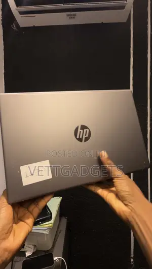 Laptop HP 250 G10 8GB Intel Core i3 SSD 512GB