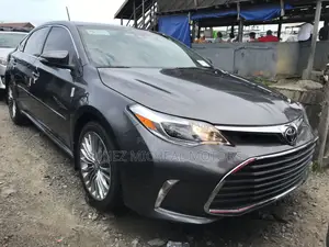 Toyota Avalon XLE Premium Sedan FWD (3.5L 6cyl 6A) 2017 Gray