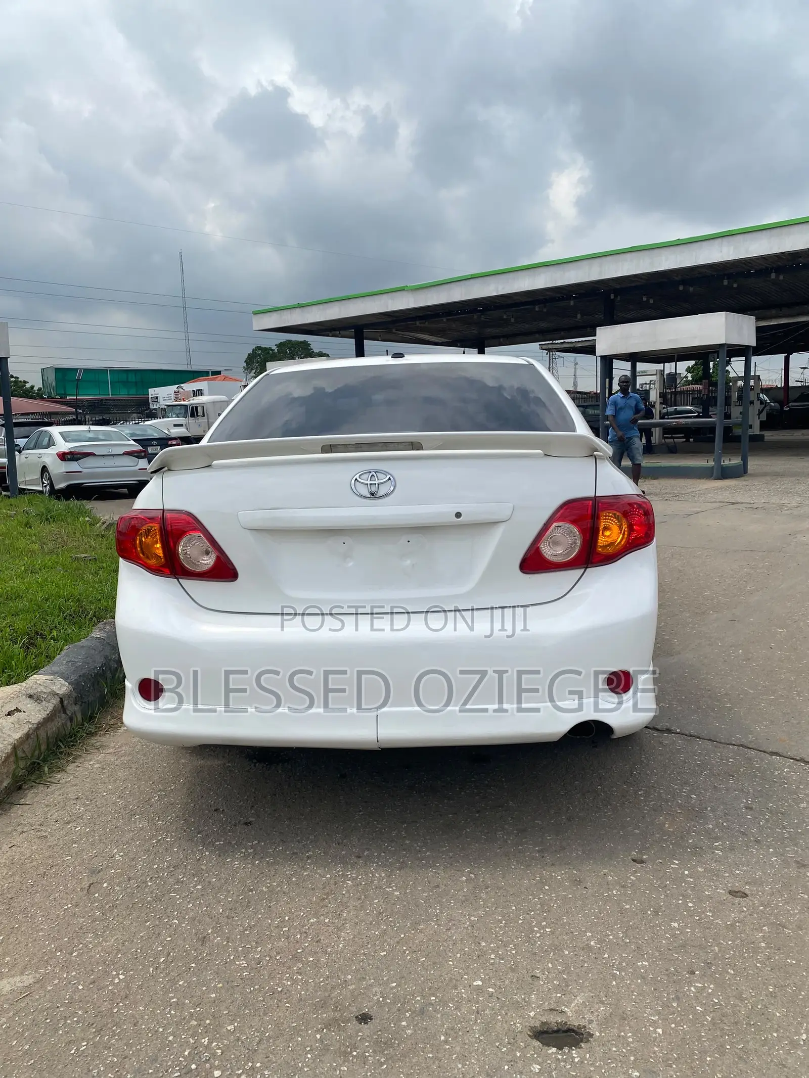 Toyota Corolla 2010 White